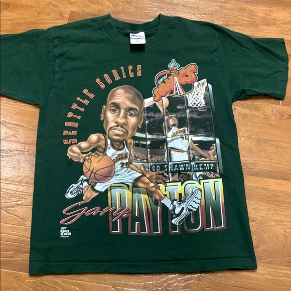 Vintage Seattle Sonics Gary Payton Basketball Graphic T-Shirt
